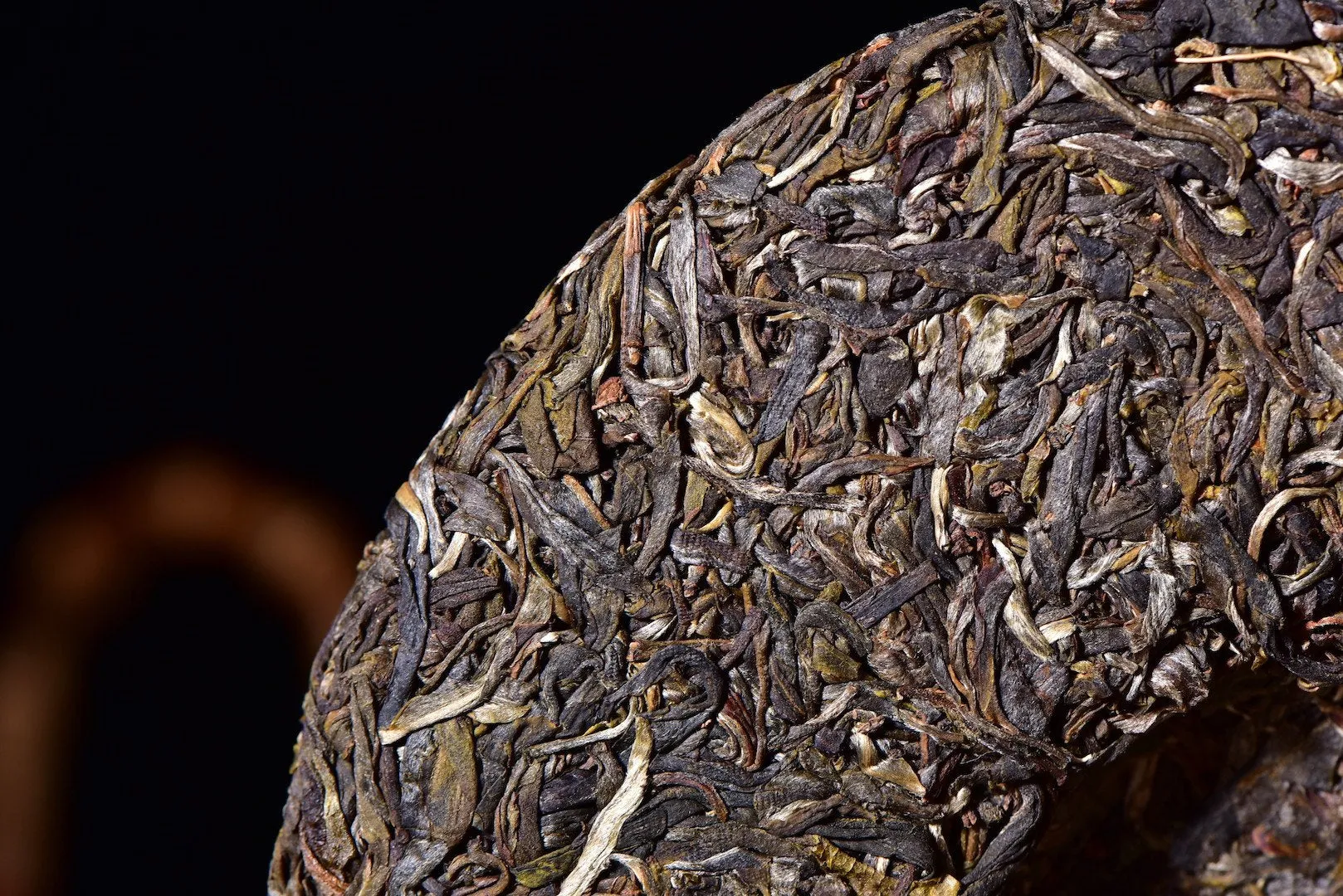 2017 Yunnan Sourcing "Da Mao Shan" Raw Pu-erh Tea Cake