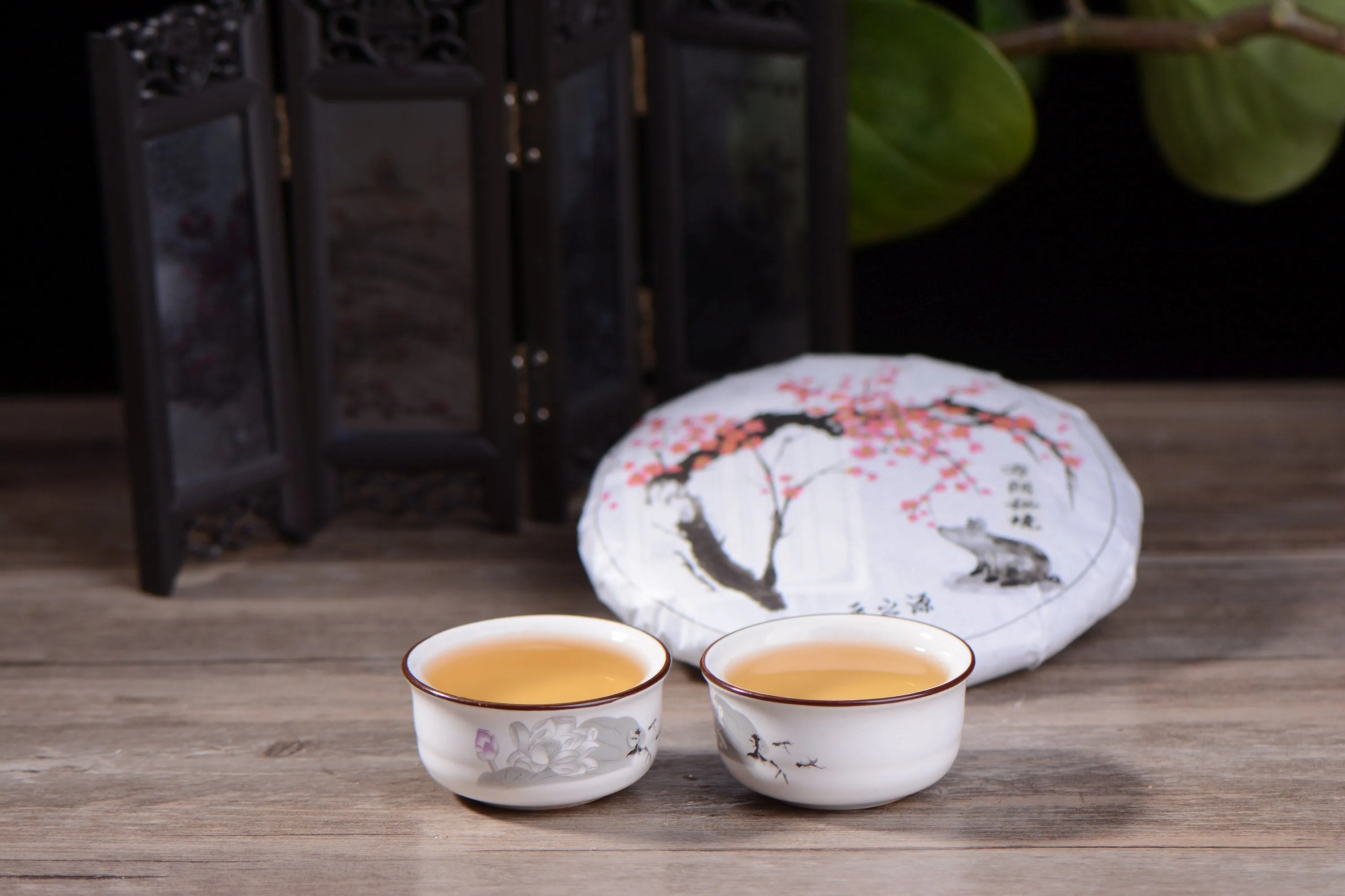 2019 Yunnan Sourcing "Bu Lang Secret Garden" Raw Pu-erh Tea Cake