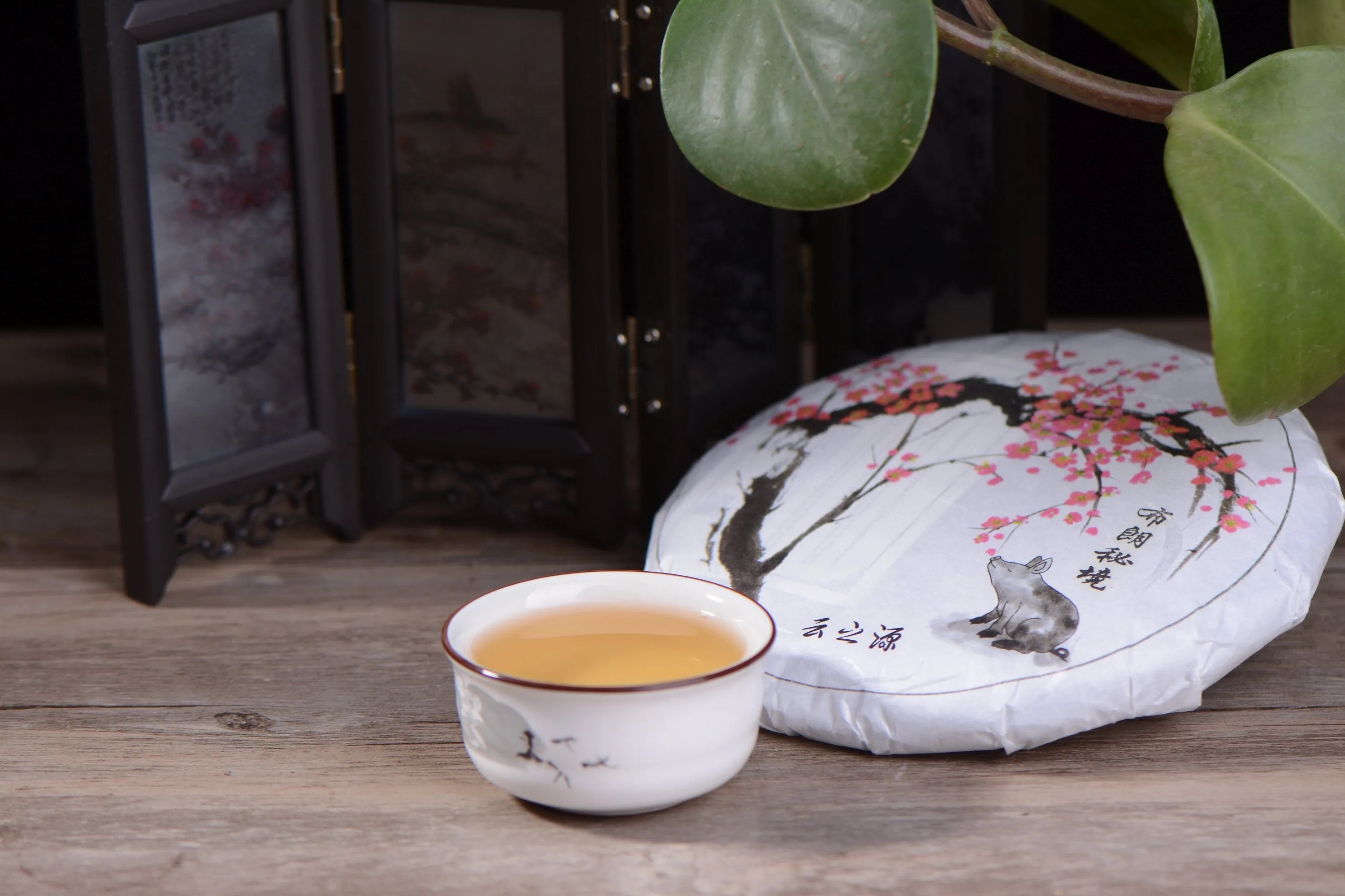 2019 Yunnan Sourcing "Bu Lang Secret Garden" Raw Pu-erh Tea Cake