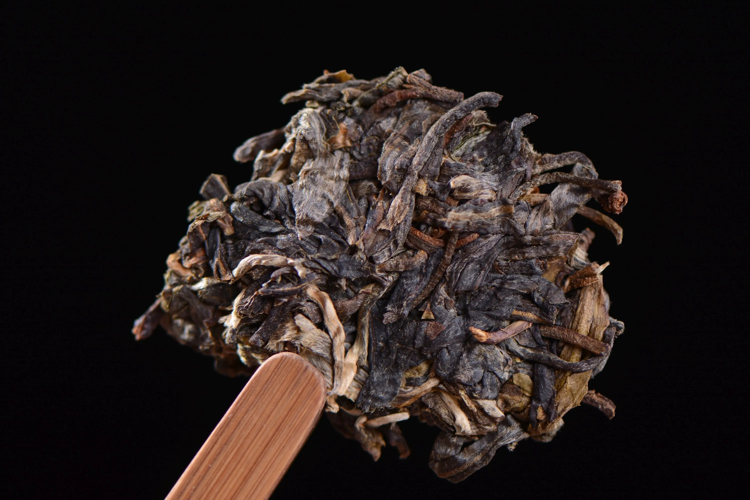 2019 Yunnan Sourcing "Bu Lang Secret Garden" Raw Pu-erh Tea Cake