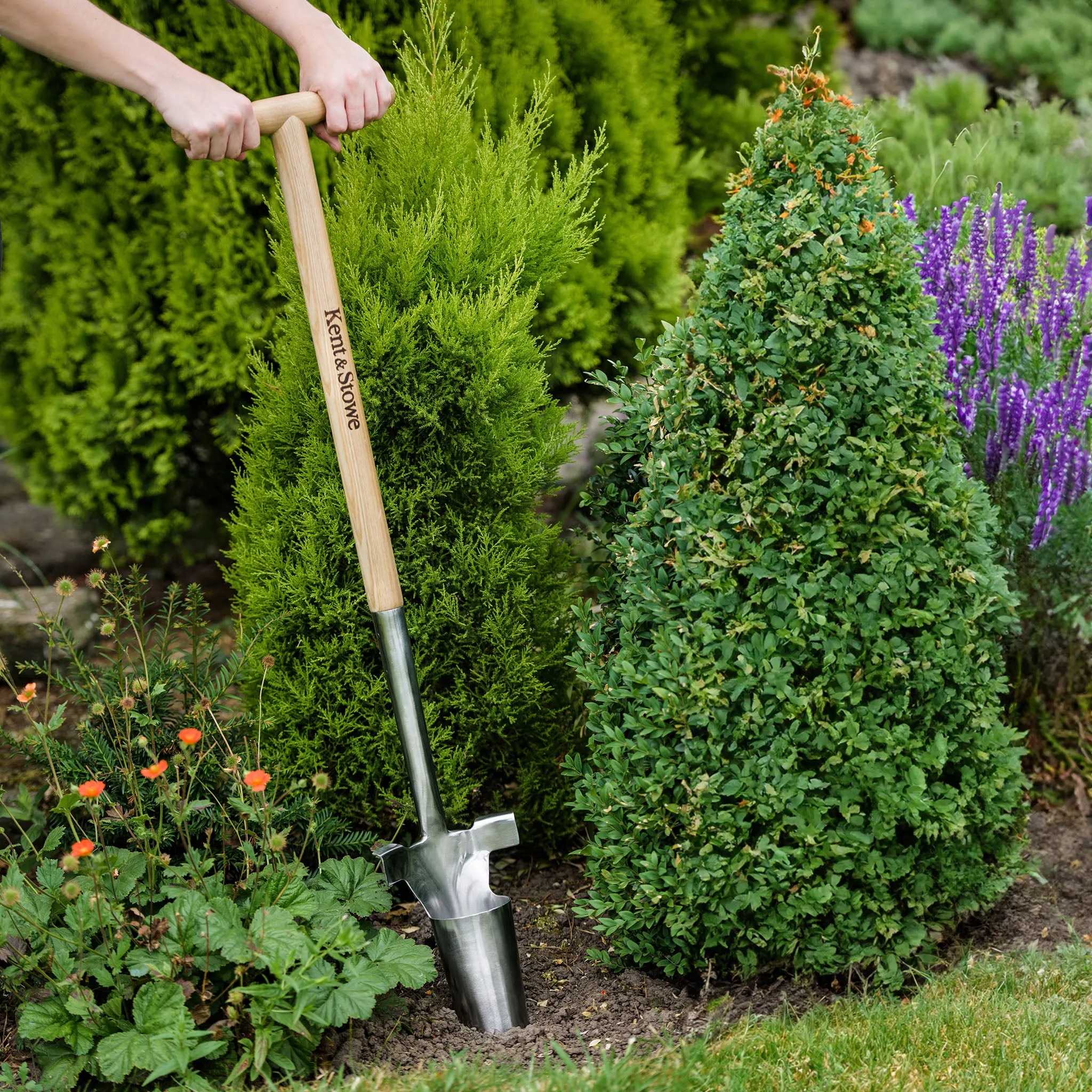 Kent & Stowe Stainless Steel Long Handled Bulb Planter